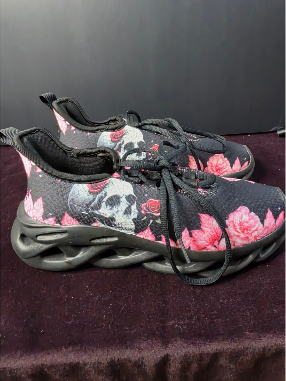 Skull and Pink Rose Design, Size EUR 39